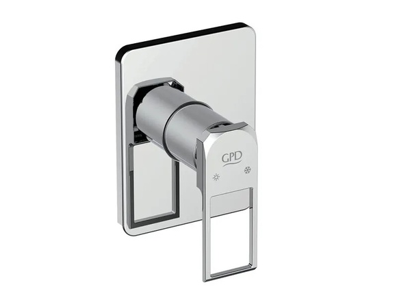 Стилен смесител за баня QUADRO MAD190